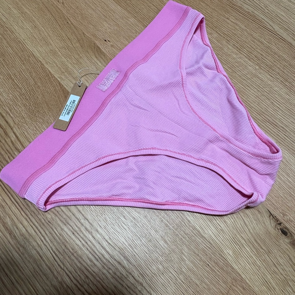 SKIMS Cheeky Brief in Bubblegum